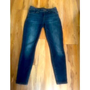Lucky Brand, low rise, Lolita, skinny blue jeans, size 6